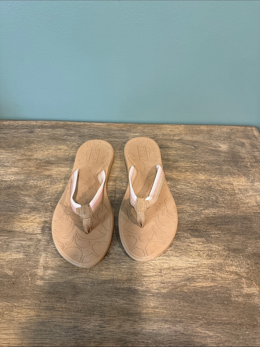 Roxy Women's Light Tan Embossed Flip Flop Sandals